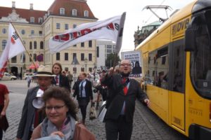 Härtere Maßnahmen gegen Straßenbahnstreicheln now!