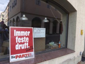 Leere Schaufenster sind ein Spiegelbild der Stadt